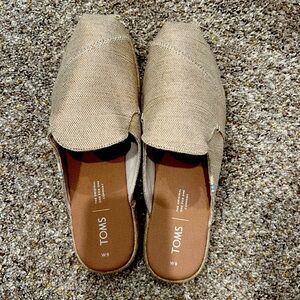 Tom’s slip on Rose Gold size 9